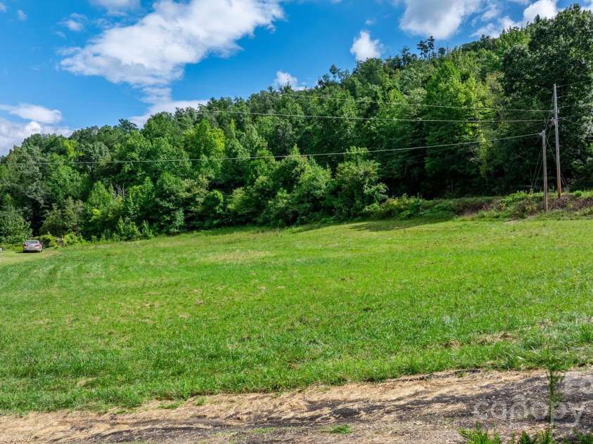 1147 Old Linville Road, Marion, NC 28752.  MLS# CAR4316908, YatesRealty ID 345. 