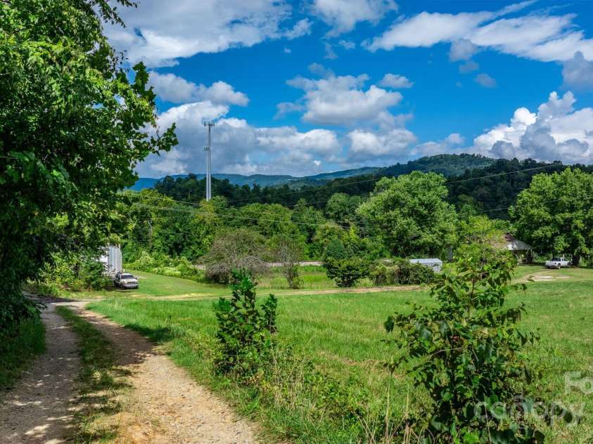 1147 Old Linville Road, Marion, NC 28752.  MLS# CAR4316908, YatesRealty ID 345. 