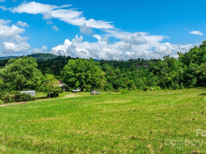 1147 Old Linville Road, Marion, NC 28752.  MLS# CAR4316908, YatesRealty ID 345. 