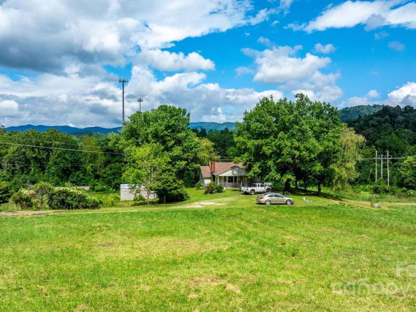 1147 Old Linville Road, Marion, NC 28752.  MLS# CAR4316908, YatesRealty ID 345. 