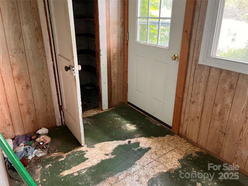 1147 Old Linville Road, Marion, NC 28752.  MLS# CAR4316908, YatesRealty ID 345. 