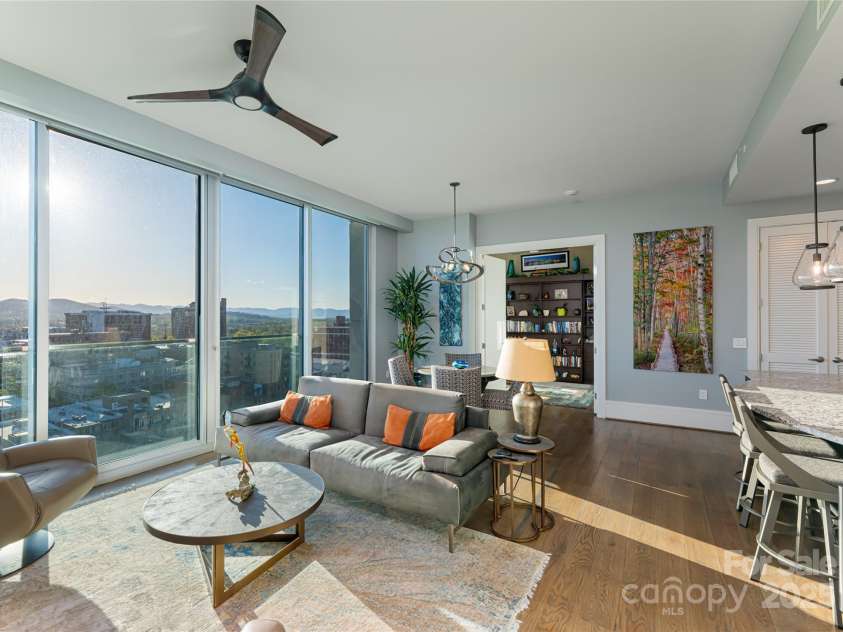 7 Patton Avenue, Asheville, NC 28801.  MLS# CAR4307018, YatesRealty ID 345. 