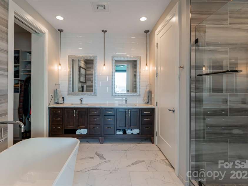 7 Patton Avenue, Asheville, NC 28801.  MLS# CAR4307018, YatesRealty ID 345. 