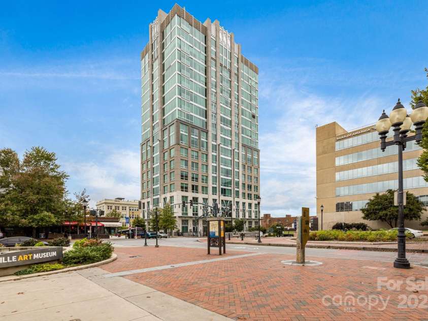 7 Patton Avenue, Asheville, NC 28801.  MLS# CAR4307883, YatesRealty ID 345. 