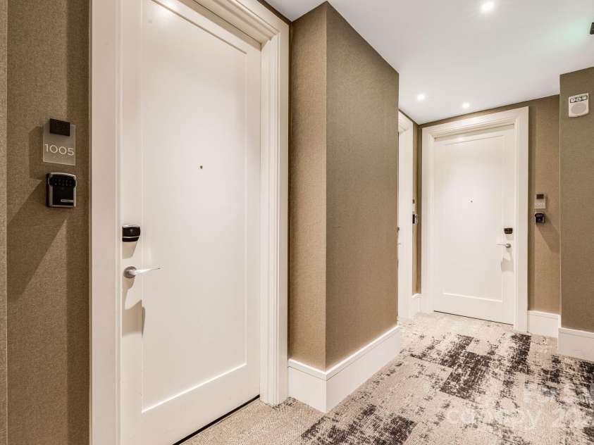 7 Patton Avenue, Asheville, NC 28801.  MLS# CAR4307883, YatesRealty ID 345. 