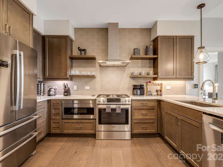 7 Patton Avenue, Asheville, NC 28801.  MLS# CAR4307883, YatesRealty ID 345. 