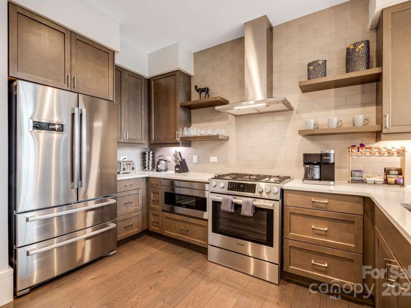 7 Patton Avenue, Asheville, NC 28801.  MLS# CAR4307883, YatesRealty ID 345. 