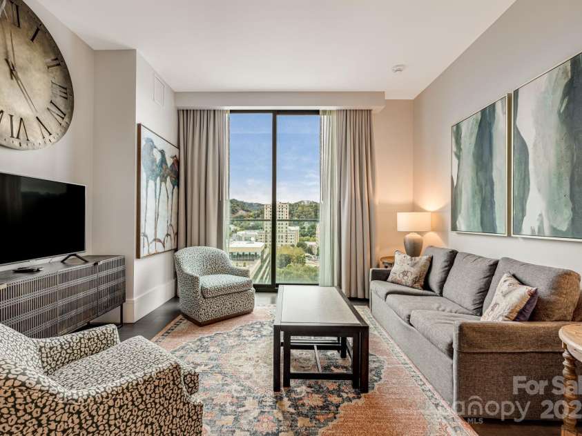 7 Patton Avenue, Asheville, NC 28801.  MLS# CAR4307883, YatesRealty ID 345. 