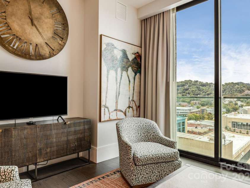 7 Patton Avenue, Asheville, NC 28801.  MLS# CAR4307883, YatesRealty ID 345. 