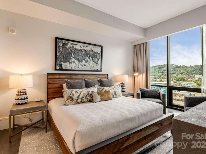 7 Patton Avenue, Asheville, NC 28801.  MLS# CAR4307883, YatesRealty ID 345. 