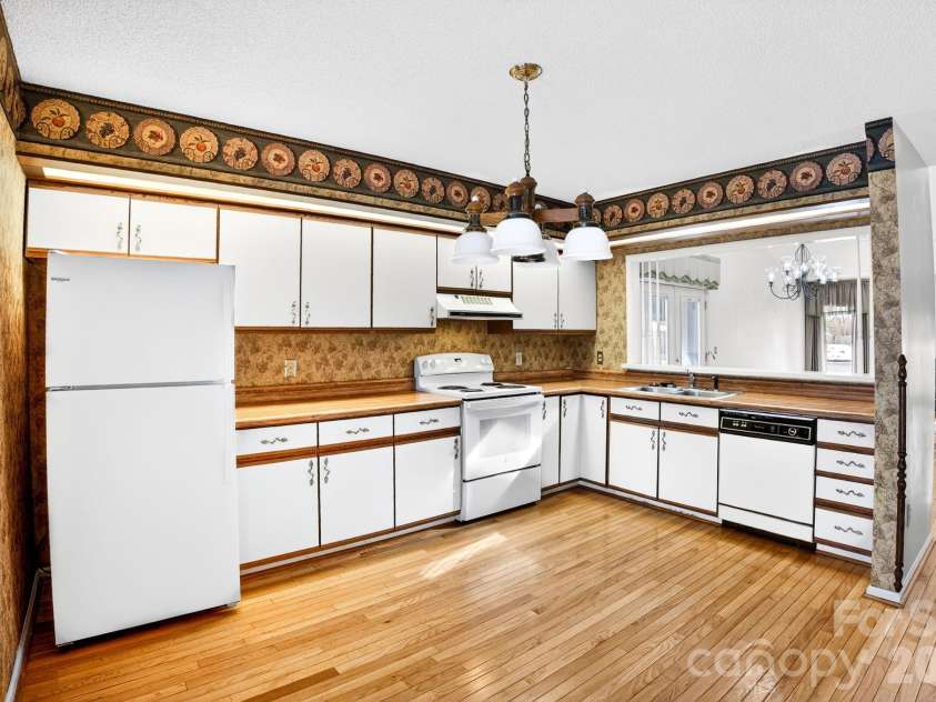 703 Independence Trail, Morganton, NC 28655.  MLS# CAR4342377, YatesRealty ID 3450. 