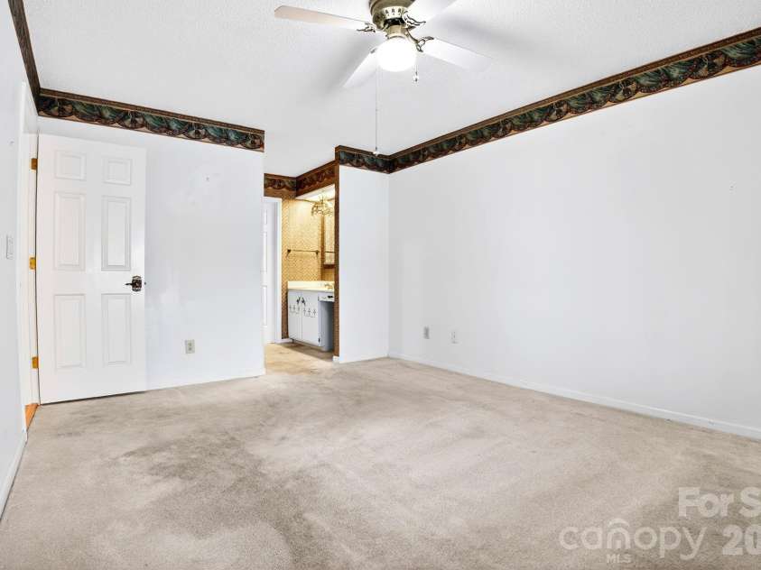 703 Independence Trail, Morganton, NC 28655.  MLS# CAR4342377, YatesRealty ID 3450. 