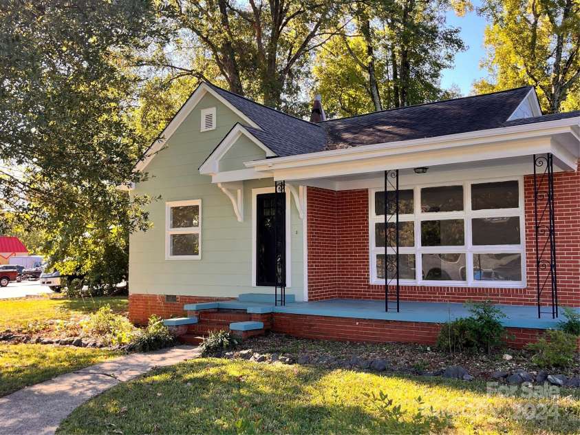 704 Mcadenville Road, Lowell, NC 28098.  MLS# CAR4190919, YatesRealty ID 3450. 