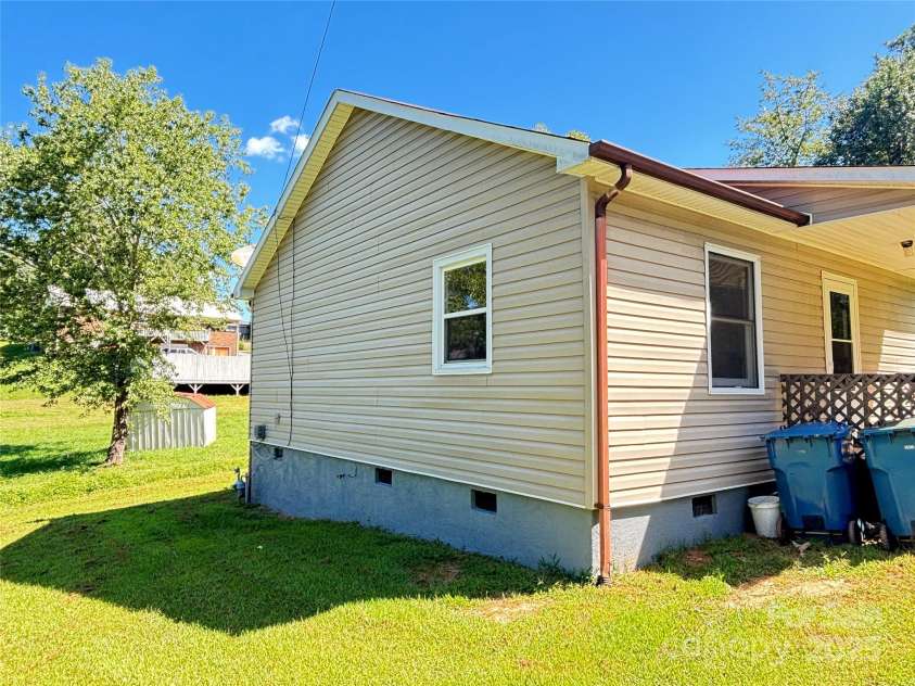 29 Ashley Street, Granite Falls, NC 28630.  MLS# CAR4296058, YatesRealty ID 34500. 