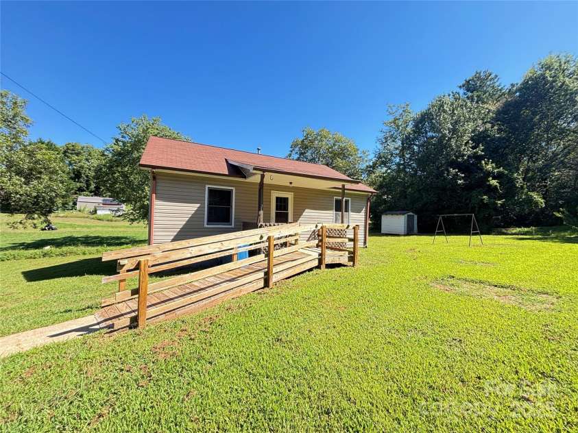 29 Ashley Street, Granite Falls, NC 28630.  MLS# CAR4296058, YatesRealty ID 34500. 