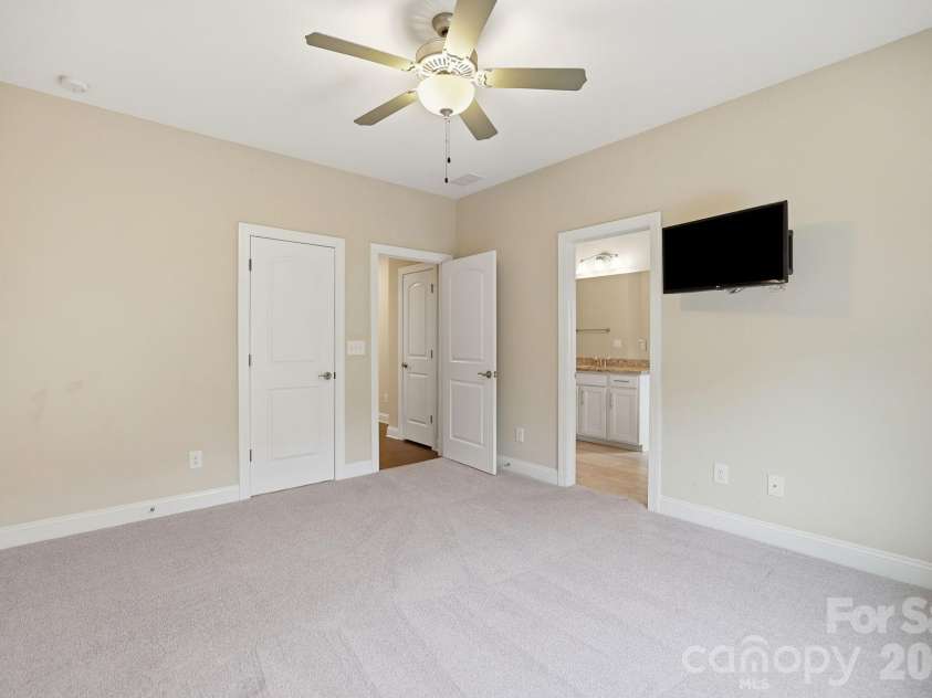 5109 Pansley Drive, Charlotte, NC 28226.  MLS# CAR4382768, YatesRealty ID 34500. Bedroom #1