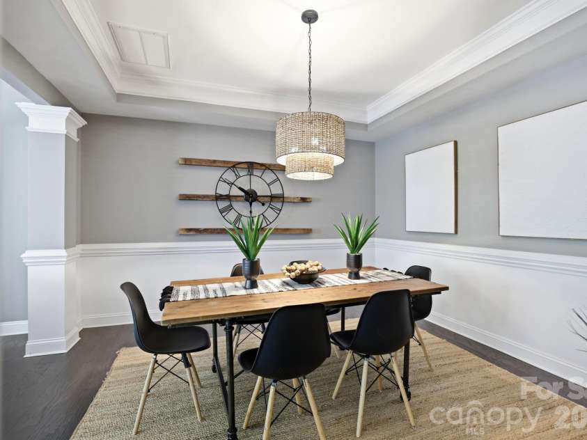 5109 Pansley Drive, Charlotte, NC 28226.  MLS# CAR4382768, YatesRealty ID 34500. Dining room