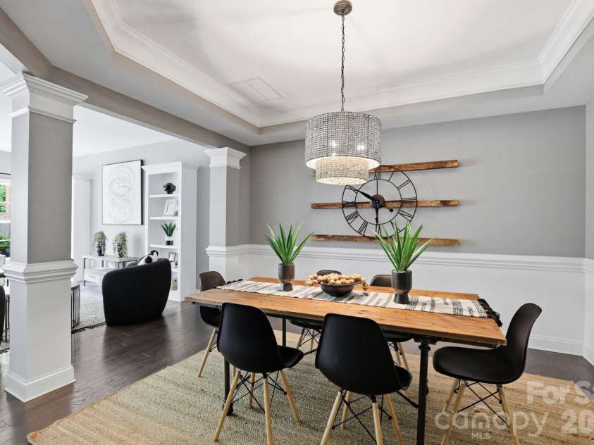 5109 Pansley Drive, Charlotte, NC 28226.  MLS# CAR4382768, YatesRealty ID 34500. Dining room