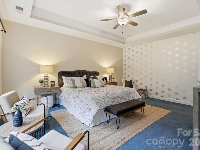 5109 Pansley Drive, Charlotte, NC 28226.  MLS# CAR4382768, YatesRealty ID 34500. Primary bedroom