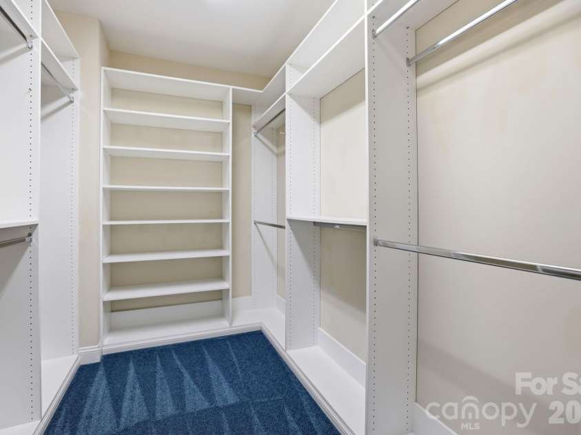 5109 Pansley Drive, Charlotte, NC 28226.  MLS# CAR4382768, YatesRealty ID 34500. Primary closet