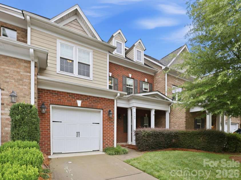 5109 Pansley Drive, Charlotte, NC 28226.  MLS# CAR4382768, YatesRealty ID 34500. Welcome to Triveny Commons