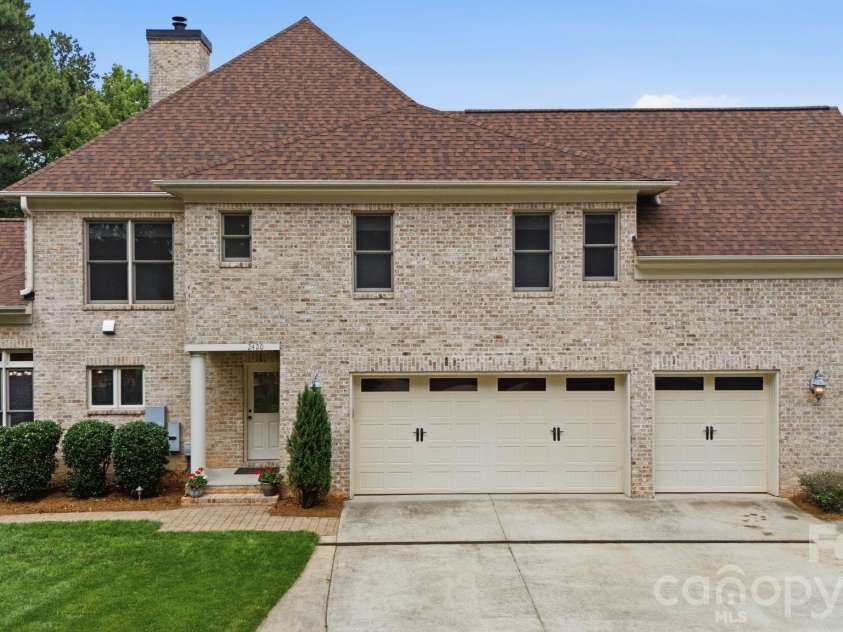 2420 Crofte Drive, Sherrills Ford, NC 28673.  MLS# CAR4388208, YatesRealty ID 34501. 