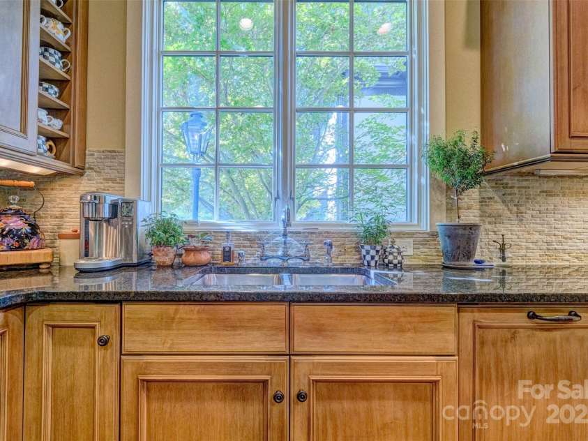 13525 Grand Palisades Parkway, Charlotte, NC 28278.  MLS# CAR4291297, YatesRealty ID 34502. 