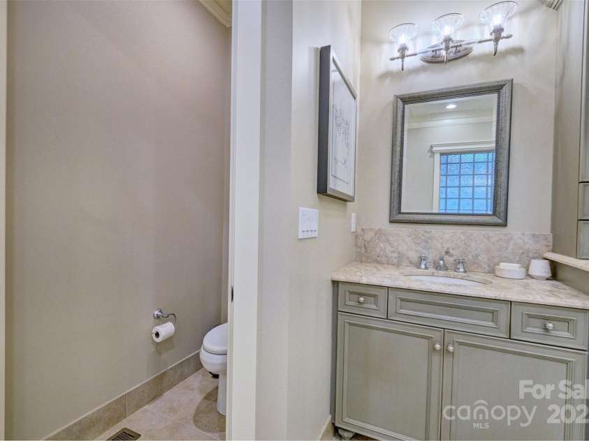 13525 Grand Palisades Parkway, Charlotte, NC 28278.  MLS# CAR4291297, YatesRealty ID 34502. 
