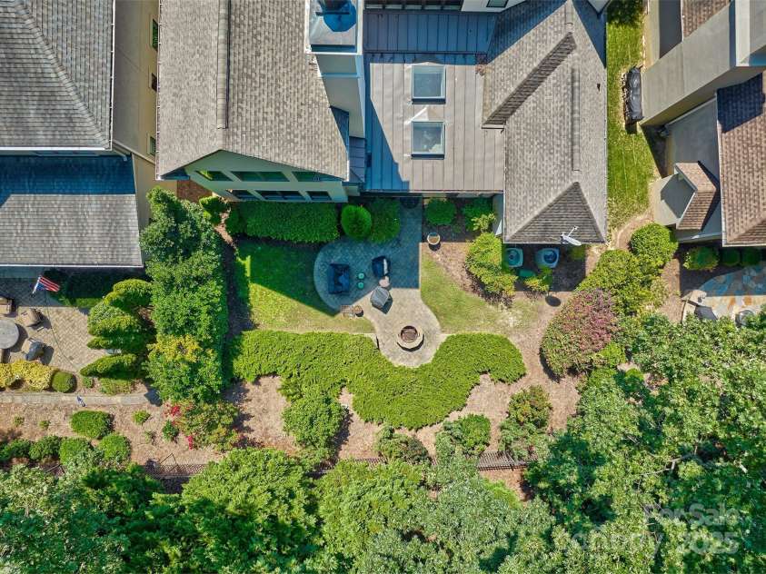 13525 Grand Palisades Parkway, Charlotte, NC 28278.  MLS# CAR4291297, YatesRealty ID 34502. 