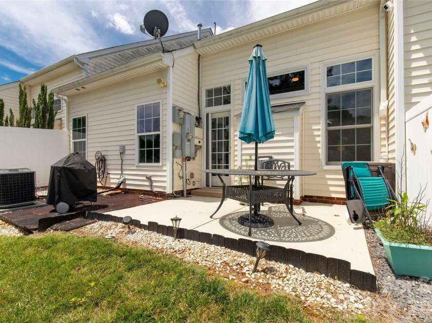 3022 Cabot Way, Fort Mill, SC 29715.  MLS# CAR4388961, YatesRealty ID 34503. 