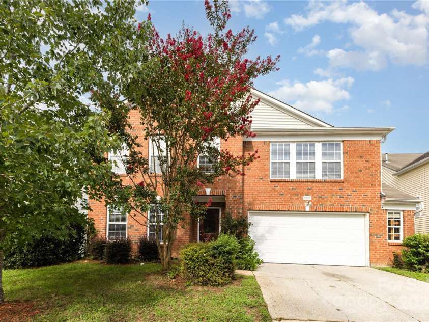 9508 Weston Woods Lane, Charlotte, NC 28216.  MLS# CAR4282260, YatesRealty ID 34503. 