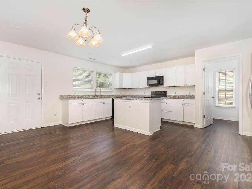 9508 Weston Woods Lane, Charlotte, NC 28216.  MLS# CAR4282260, YatesRealty ID 34503. 