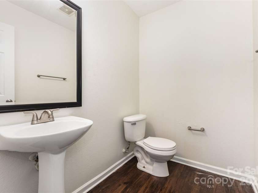 9508 Weston Woods Lane, Charlotte, NC 28216.  MLS# CAR4282260, YatesRealty ID 34503. 