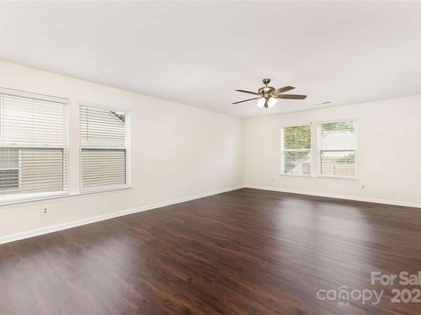 9508 Weston Woods Lane, Charlotte, NC 28216.  MLS# CAR4282260, YatesRealty ID 34503. 