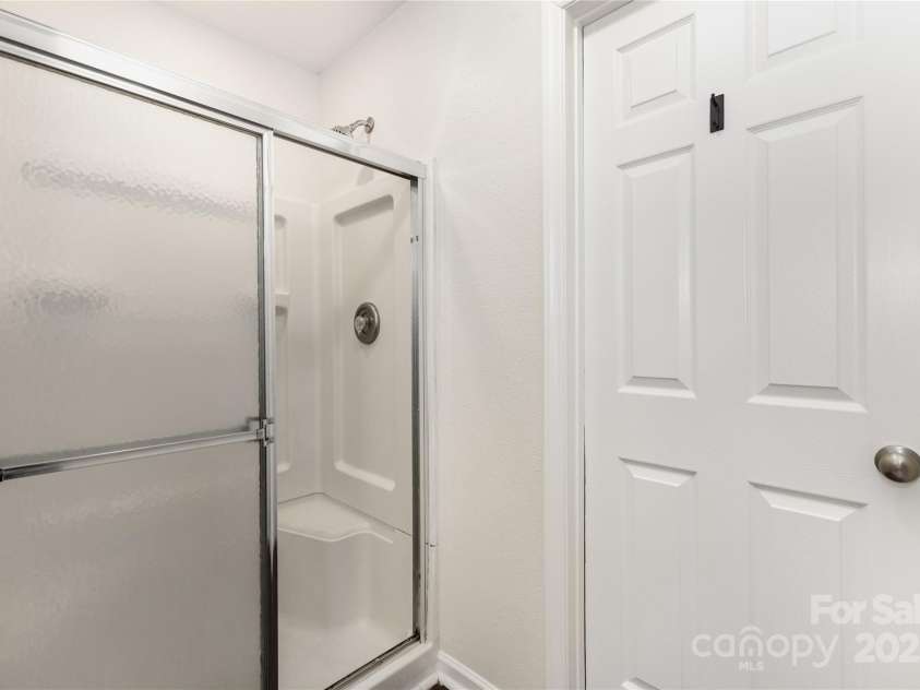 9508 Weston Woods Lane, Charlotte, NC 28216.  MLS# CAR4282260, YatesRealty ID 34503. 