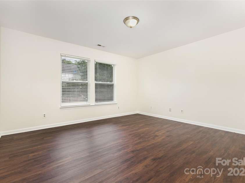 9508 Weston Woods Lane, Charlotte, NC 28216.  MLS# CAR4282260, YatesRealty ID 34503. 