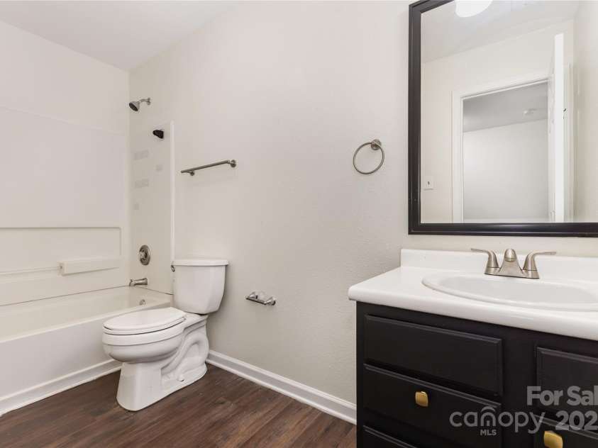 9508 Weston Woods Lane, Charlotte, NC 28216.  MLS# CAR4282260, YatesRealty ID 34503. 