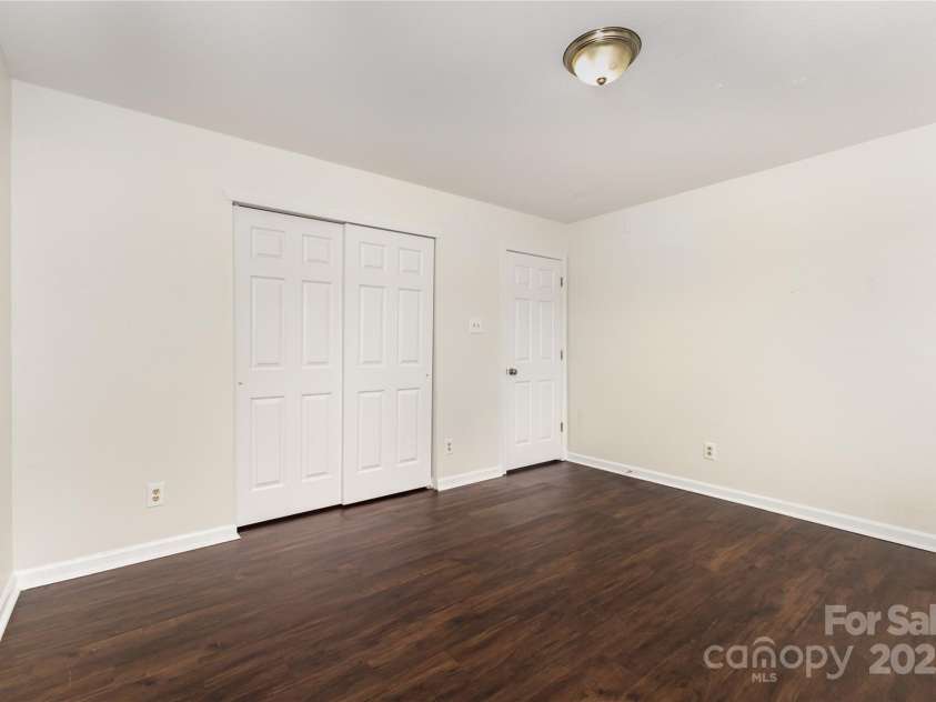 9508 Weston Woods Lane, Charlotte, NC 28216.  MLS# CAR4282260, YatesRealty ID 34503. 