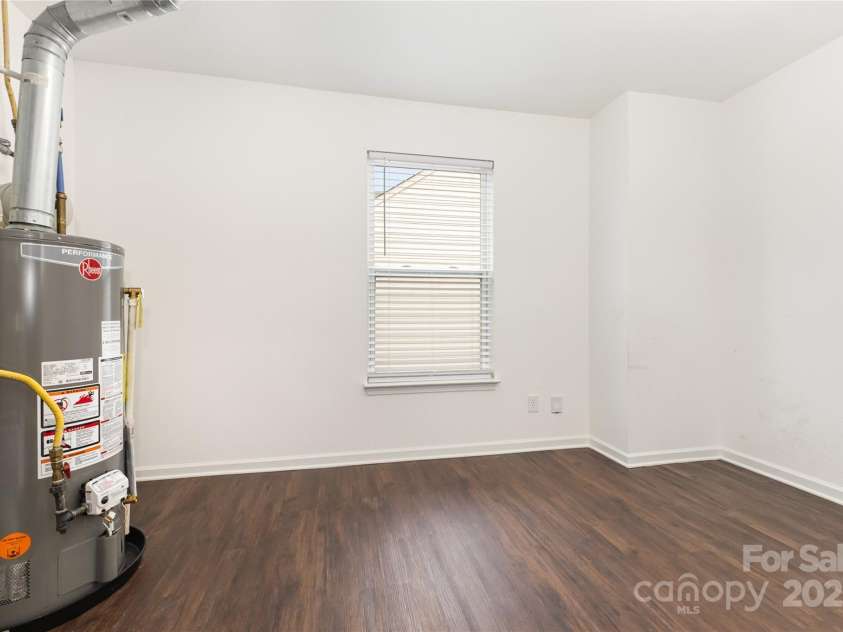 9508 Weston Woods Lane, Charlotte, NC 28216.  MLS# CAR4282260, YatesRealty ID 34503. 