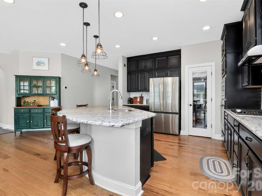 128 Creekside Crossing Lane, Mooresville, NC 28117.  MLS# CAR4395901, YatesRealty ID 34504. 
