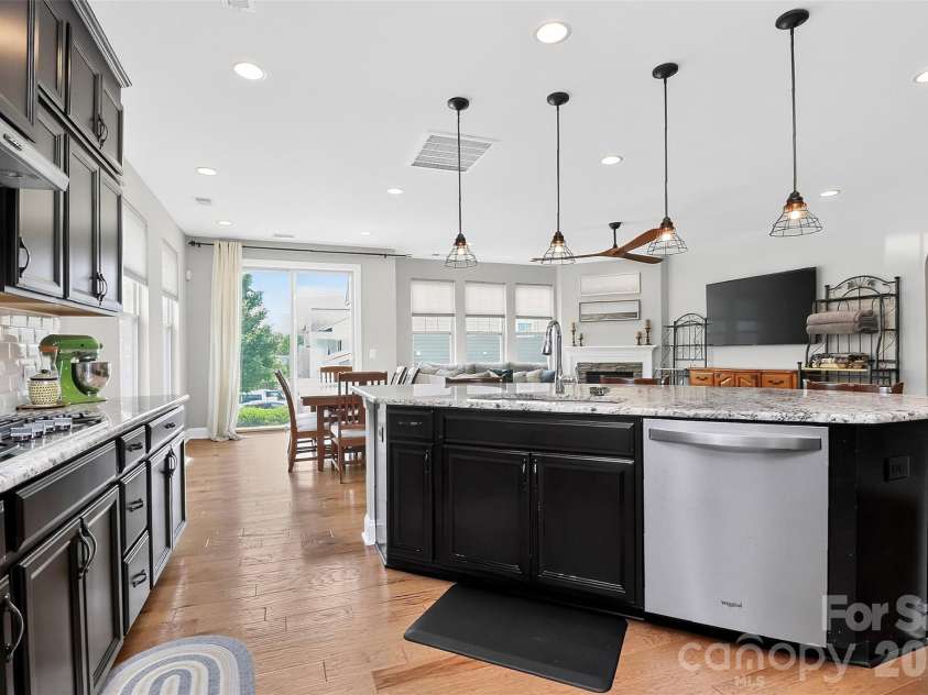 128 Creekside Crossing Lane, Mooresville, NC 28117.  MLS# CAR4395901, YatesRealty ID 34504. 