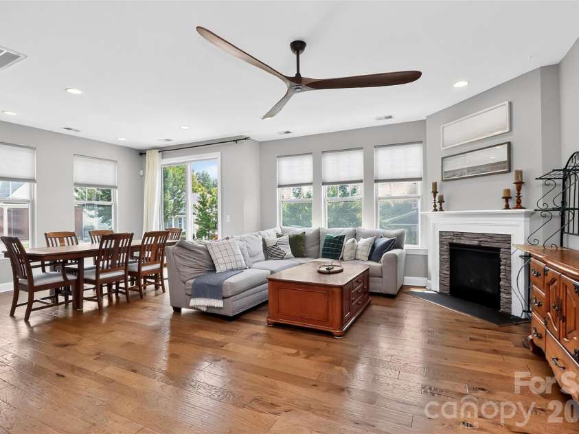 128 Creekside Crossing Lane, Mooresville, NC 28117.  MLS# CAR4395901, YatesRealty ID 34504. 