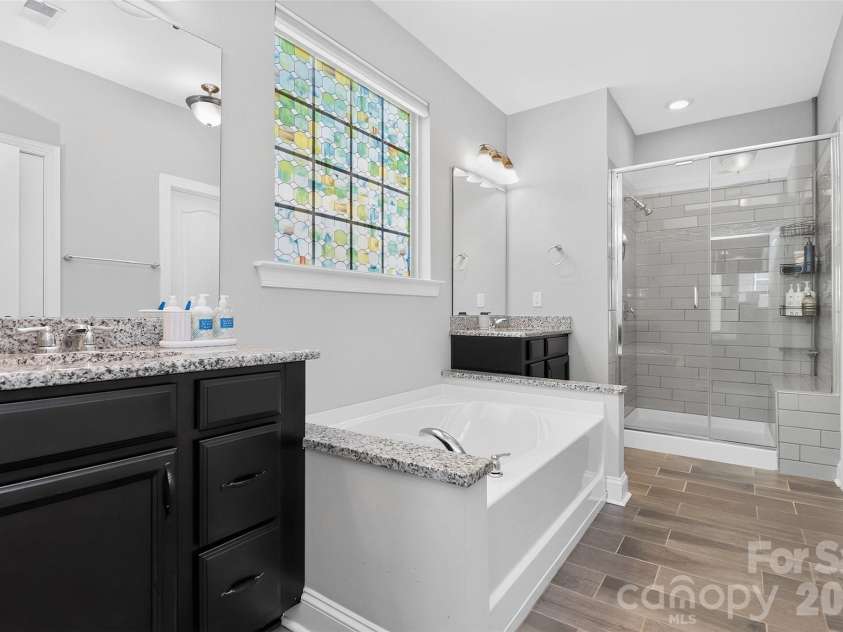 128 Creekside Crossing Lane, Mooresville, NC 28117.  MLS# CAR4395901, YatesRealty ID 34504. 