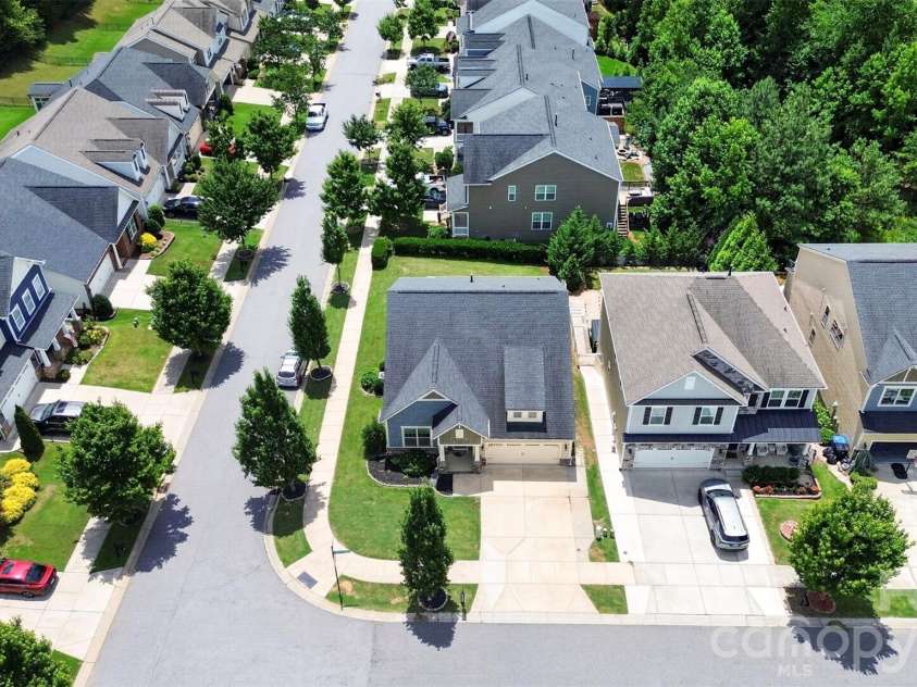 128 Creekside Crossing Lane, Mooresville, NC 28117.  MLS# CAR4395901, YatesRealty ID 34504. 