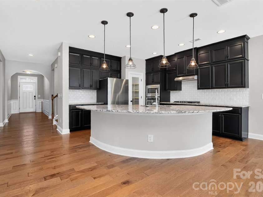 128 Creekside Crossing Lane, Mooresville, NC 28117.  MLS# CAR4430717, YatesRealty ID 34504. 