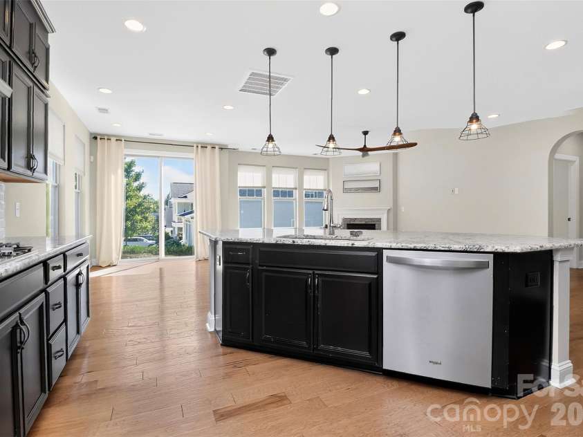 128 Creekside Crossing Lane, Mooresville, NC 28117.  MLS# CAR4430717, YatesRealty ID 34504. 