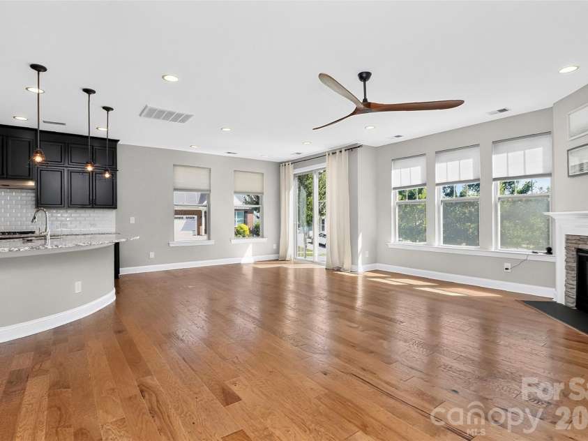 128 Creekside Crossing Lane, Mooresville, NC 28117.  MLS# CAR4430717, YatesRealty ID 34504. 