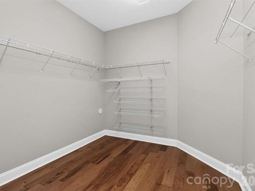 128 Creekside Crossing Lane, Mooresville, NC 28117.  MLS# CAR4430717, YatesRealty ID 34504. 