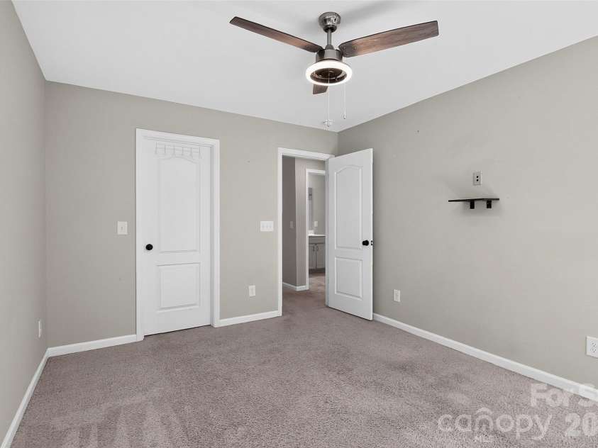 128 Creekside Crossing Lane, Mooresville, NC 28117.  MLS# CAR4430717, YatesRealty ID 34504. 