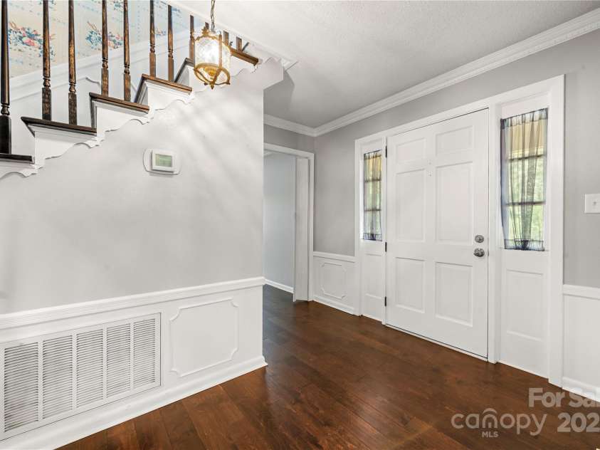 205 Gaston Avenue, Bessemer City, NC 28016.  MLS# CAR4296266, YatesRealty ID 34504. 